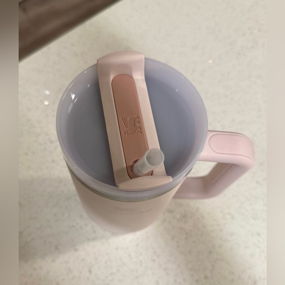 Stanley Quencher H2.0 Tumbler 40 oz Rose Quartz - Picture 3 of 6